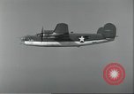 Standbild USA airmen Pacific Theater, 1943, aus Sekunde 9 historischem Filmmaterial Videoclip 65675063489