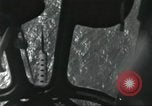 Standbild USA airmen Pacific Theater, 1943, aus Sekunde 42 historischem Filmmaterial Videoclip 65675063489