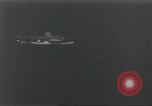 Standbild USA airmen Pacific Theater, 1943, aus Sekunde 45 historischem Filmmaterial Videoclip 65675063489