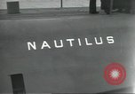 Standbild Die USS Nautilus SSN-571 Inbetriebnahme Groton Connecticut United States USA, 1954, aus Sekunde 61 historischem Filmmaterial Videoclip 65675063493