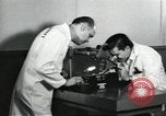 Standbild Techniker United States USA, 1954, aus Sekunde 20 historischem Filmmaterial Videoclip 65675063494
