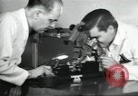 Standbild Techniker United States USA, 1954, aus Sekunde 23 historischem Filmmaterial Videoclip 65675063494