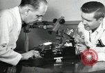 Standbild Techniker United States USA, 1954, aus Sekunde 25 historischem Filmmaterial Videoclip 65675063494