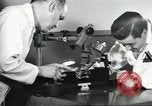 Standbild Techniker United States USA, 1954, aus Sekunde 32 historischem Filmmaterial Videoclip 65675063494