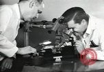 Standbild Techniker United States USA, 1954, aus Sekunde 35 historischem Filmmaterial Videoclip 65675063494