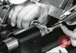 Standbild Techniker United States USA, 1954, aus Sekunde 41 historischem Filmmaterial Videoclip 65675063494