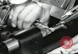 Standbild Techniker United States USA, 1954, aus Sekunde 45 historischem Filmmaterial Videoclip 65675063494