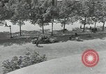 Immagine di Civili francese Parigi Francia, 1943, secondo 1 filmato di repertorio 65675063538