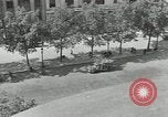 Immagine di Civili francese Parigi Francia, 1943, secondo 4 filmato di repertorio 65675063538