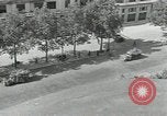 Immagine di Civili francese Parigi Francia, 1943, secondo 6 filmato di repertorio 65675063538