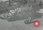 Immagine di Civili francese Parigi Francia, 1943, secondo 15 filmato di repertorio 65675063538