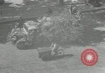 Immagine di Civili francese Parigi Francia, 1943, secondo 16 filmato di repertorio 65675063538