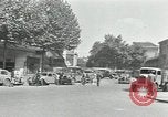 Immagine di Civili francese Parigi Francia, 1943, secondo 24 filmato di repertorio 65675063538