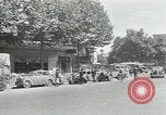 Immagine di Civili francese Parigi Francia, 1943, secondo 25 filmato di repertorio 65675063538