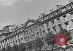 Immagine di Civili francese Parigi Francia, 1943, secondo 29 filmato di repertorio 65675063538