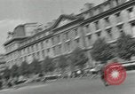 Immagine di Civili francese Parigi Francia, 1943, secondo 32 filmato di repertorio 65675063538