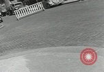 Immagine di Civili francese Parigi Francia, 1943, secondo 33 filmato di repertorio 65675063538