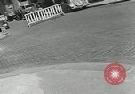 Immagine di Civili francese Parigi Francia, 1943, secondo 35 filmato di repertorio 65675063538
