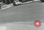 Immagine di Civili francese Parigi Francia, 1943, secondo 37 filmato di repertorio 65675063538
