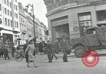 Immagine di Civili francese Parigi Francia, 1943, secondo 46 filmato di repertorio 65675063538