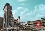 Immagine di Bombardare gli edifici danneggiati Germania, 1945, secondo 10 filmato di repertorio 65675063596