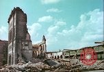 Immagine di Bombardare gli edifici danneggiati Germania, 1945, secondo 11 filmato di repertorio 65675063596