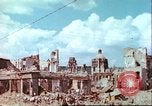 Immagine di Bombardare gli edifici danneggiati Germania, 1945, secondo 26 filmato di repertorio 65675063596