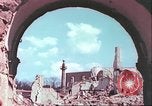 Immagine di Bombardare gli edifici danneggiati Germania, 1945, secondo 52 filmato di repertorio 65675063596