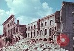 Immagine di Bombardare gli edifici danneggiati Germania, 1945, secondo 57 filmato di repertorio 65675063596