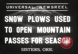 Image et fédéral State Highway Équipage Sisters Oregon USA, 1937, de la seconde 3 séquences d'archives historiques vidéo 65675063627