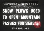 Image et fédéral State Highway Équipage Sisters Oregon USA, 1937, de la seconde 7 séquences d'archives historiques vidéo 65675063627