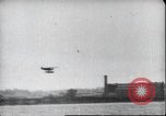 Immagine di Amelia Earhart Regno Unito, 1928, secondo 18 filmato di repertorio 65675063647
