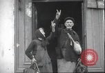 Standbild USA Soldaten Frankreich, 1945, aus Sekunde 31 historischem Filmmaterial Videoclip 65675063659