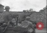 Standbild USA Soldaten Frankreich, 1945, aus Sekunde 55 historischem Filmmaterial Videoclip 65675063659