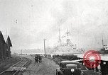 Image Tirs du Schleswig-Holstein sur Westerplatte Pologne, 1939, de la seconde 5 séquences d'archives historiques vidéo 65675063666