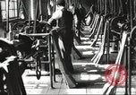 Standbild Gun herstellen United States USA, 1918, aus Sekunde 8 historischem Filmmaterial Videoclip 65675063738