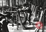 Standbild Gun herstellen United States USA, 1918, aus Sekunde 11 historischem Filmmaterial Videoclip 65675063738