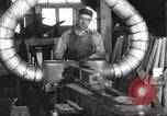Standbild Gun herstellen United States USA, 1918, aus Sekunde 25 historischem Filmmaterial Videoclip 65675063738