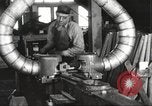Standbild Gun herstellen United States USA, 1918, aus Sekunde 26 historischem Filmmaterial Videoclip 65675063738
