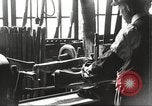 Standbild Gun herstellen United States USA, 1918, aus Sekunde 42 historischem Filmmaterial Videoclip 65675063738