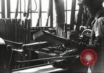 Standbild Gun herstellen United States USA, 1918, aus Sekunde 48 historischem Filmmaterial Videoclip 65675063738