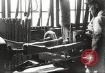 Standbild Gun herstellen United States USA, 1918, aus Sekunde 56 historischem Filmmaterial Videoclip 65675063738