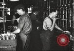 Standbild Gewehr Fertigung United States USA, 1918, aus Sekunde 1 historischem Filmmaterial Videoclip 65675063739