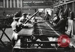 Standbild Verpackung Gewehre United States USA, 1918, aus Sekunde 1 historischem Filmmaterial Videoclip 65675063741