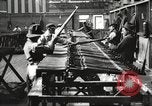 Standbild Verpackung Gewehre United States USA, 1918, aus Sekunde 3 historischem Filmmaterial Videoclip 65675063741
