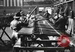 Standbild Verpackung Gewehre United States USA, 1918, aus Sekunde 5 historischem Filmmaterial Videoclip 65675063741
