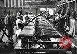Standbild Verpackung Gewehre United States USA, 1918, aus Sekunde 17 historischem Filmmaterial Videoclip 65675063741
