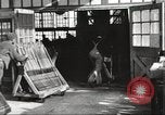 Standbild Verpackung Gewehre United States USA, 1918, aus Sekunde 20 historischem Filmmaterial Videoclip 65675063741