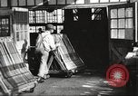 Standbild Verpackung Gewehre United States USA, 1918, aus Sekunde 24 historischem Filmmaterial Videoclip 65675063741