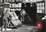 Standbild Verpackung Gewehre United States USA, 1918, aus Sekunde 25 historischem Filmmaterial Videoclip 65675063741